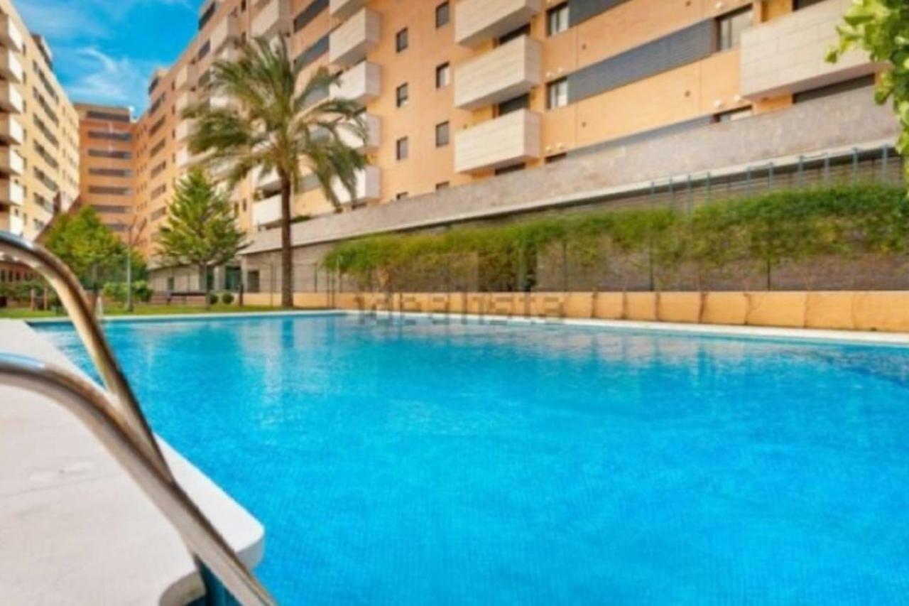 Buena Locacion Estacion Maria Zambrano Cerca De La Playa Y Centrico Apartamento Málaga Exterior foto